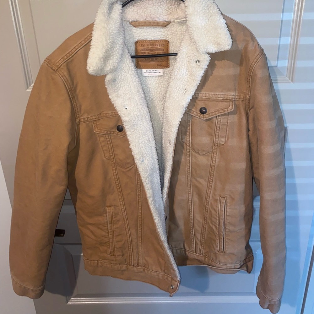 Levi’s Men’s large sherpa trucker jacket